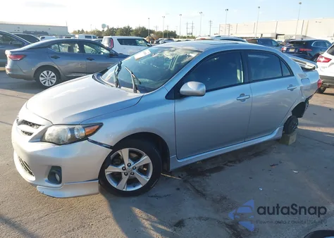 2011 Toyota Corolla S z USA, uszkodzony, nr VIN 2T1BU4EE5BC621235